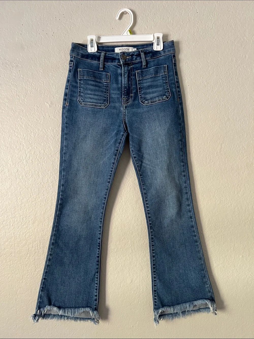 EUC HIDDEN JEANS High Rise Patch Pocket Flare Raw Hem Jeans Size 25